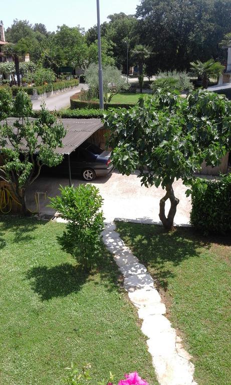 Apartment Laura Poreč Dış mekan fotoğraf