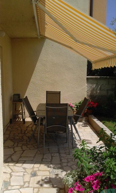 Apartment Laura Poreč Dış mekan fotoğraf
